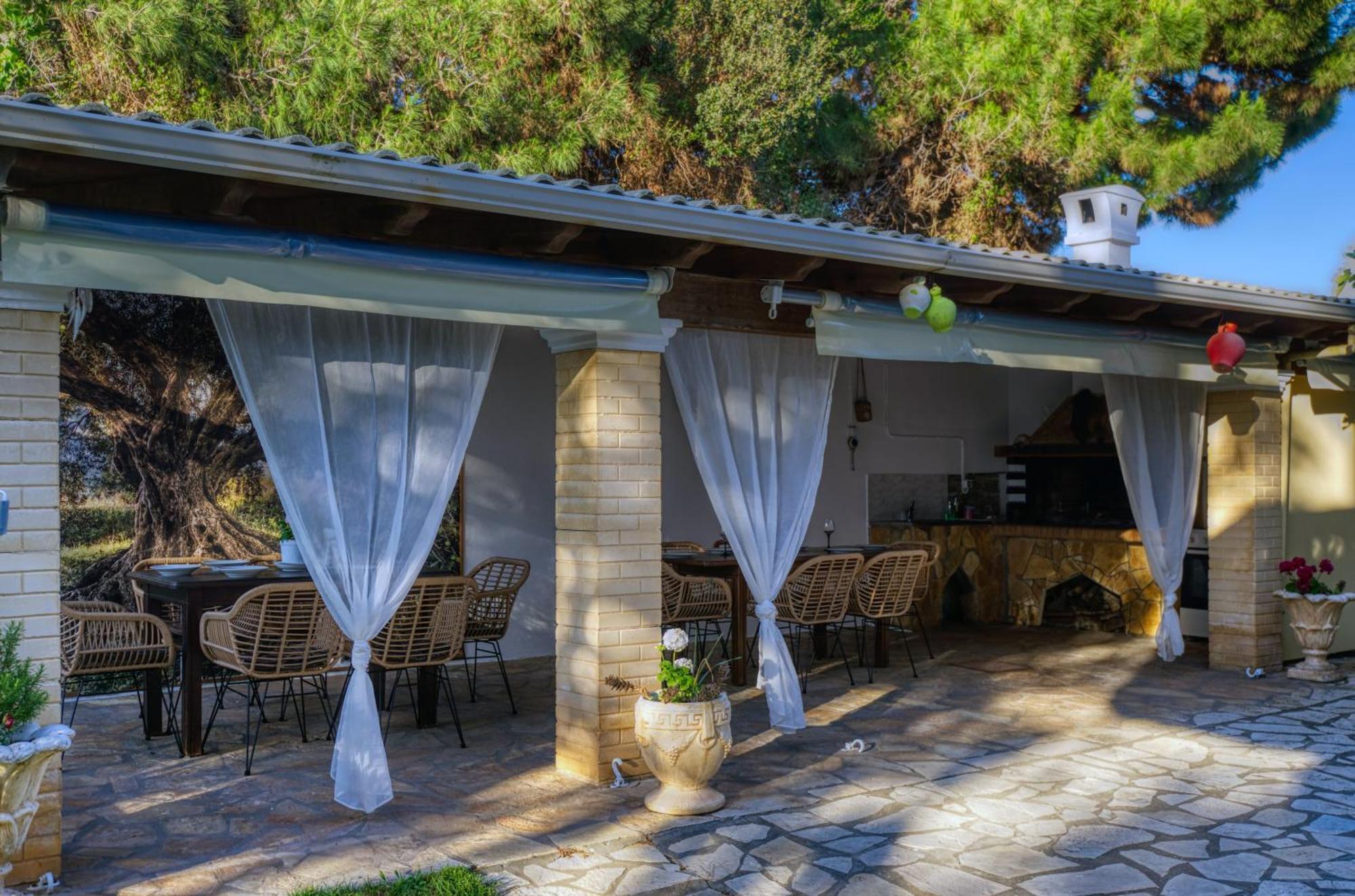 Stefanias Prasoudi Beach Agios Matthaios  Exterior photo